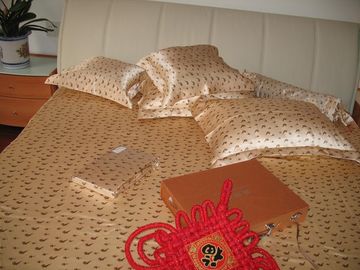 Ipek yatak takımları ve ipek yatak çarşafları